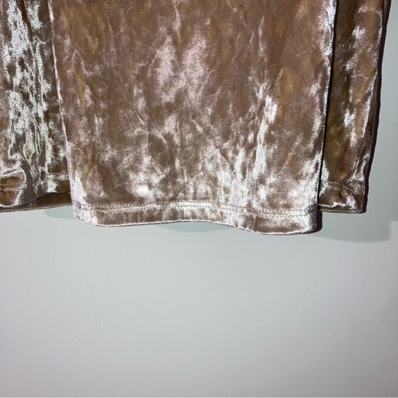 Hollister Gold Shimmer Velvet Cropped Halter Top women’s size M w/ built in bra - Picture 3 of 7